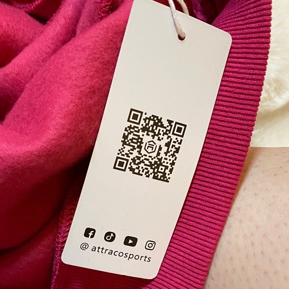 NWT Attraco Women's Berry Travel Pullover Hoodie with built in eye mask - Picture 10 of 10